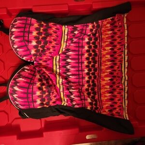 Vibrant Pink and Gray Patterned Swimsuit Top